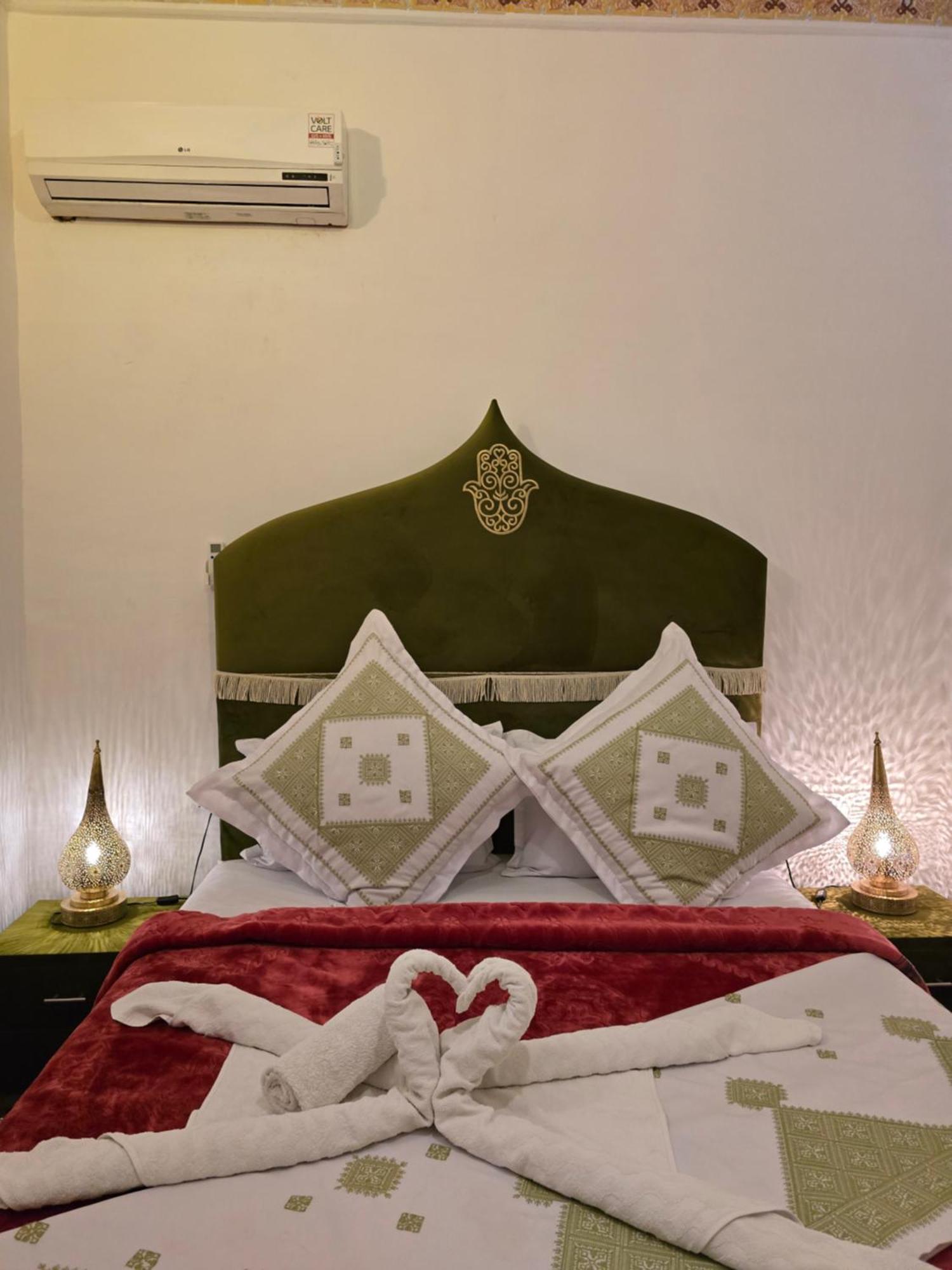 Dar Khmissa Fes Bed & Breakfast Bagian luar foto